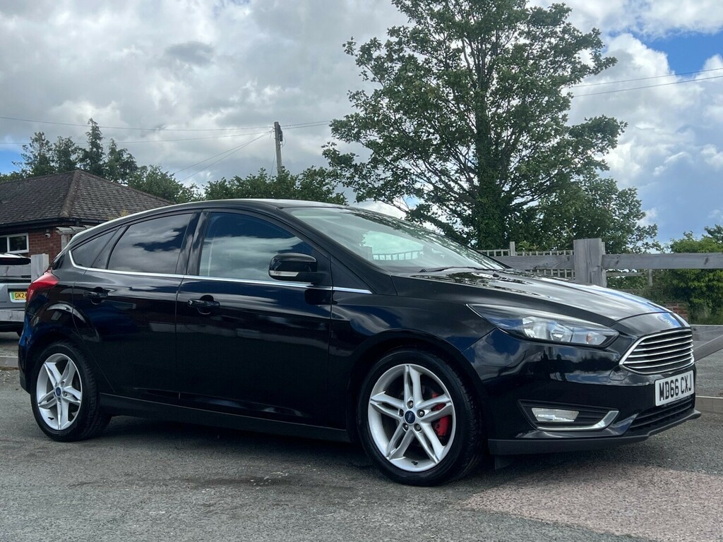 Ford Focus Hatchback 1.5 Tdci Titanium 2016 MD66CXJ Black #5