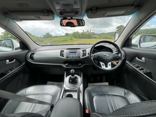 Kia Sportage Suv 1.7 Crdi Ecodynamics 3 2016 CN16MXG White #2