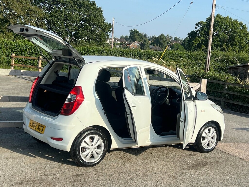 Hyundai I10 Hatchback 1.2 Active 2012 White #2