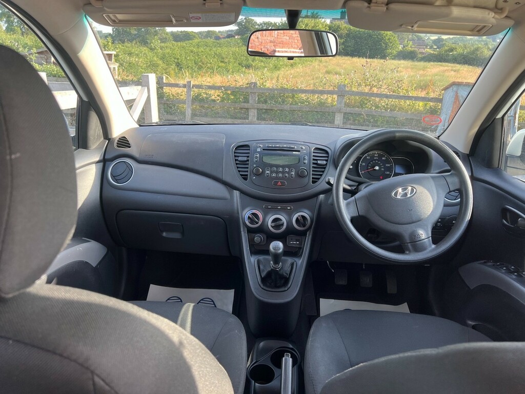 Hyundai I10 Hatchback 1.2 Active 2012 White #3