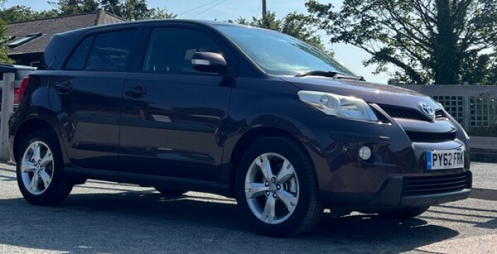 Toyota Urban Cruiser Suv 1.4 D-4d 2012 Purple #5