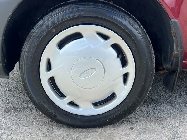 Ford Fiesta Zetec Silver #8