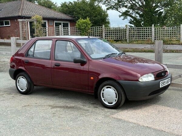Ford Fiesta Hatchback 1998 S919AKP Red #6