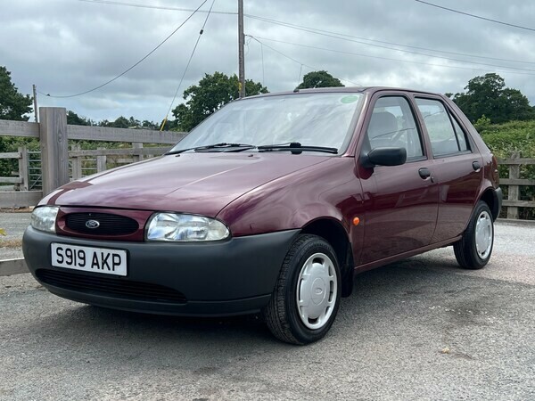 Ford Fiesta Zetec Silver #7