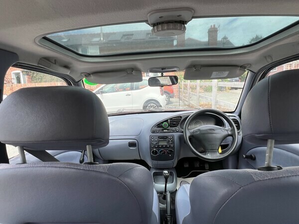 Ford Fiesta Hatchback 1998 S919AKP Red #2