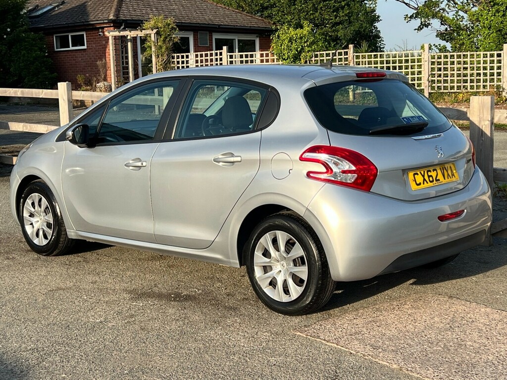 Peugeot 208 Hatchback 1.4 Hdi Access 2012 Silver #6
