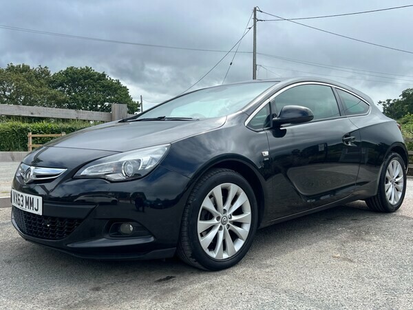 Vauxhall Astra GTC Coupe 2.0 Cdti Sri 2013 VX63MMJ Black #3