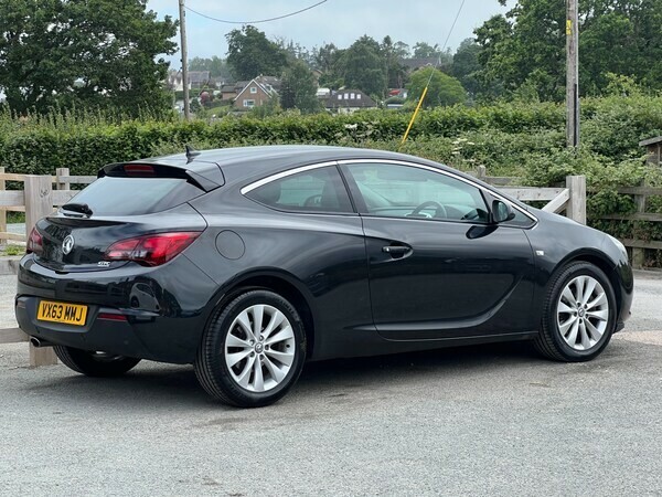 Vauxhall Astra GTC Coupe 2.0 Cdti Sri 2013 VX63MMJ Black #6