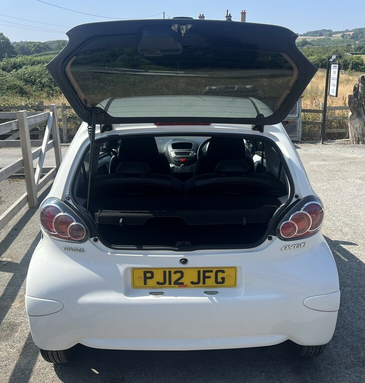 Toyota Aygo Hatchback 1.0 Vvt-i Fire 2012 PJ12JFG White #5
