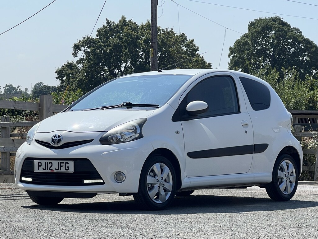 Toyota Aygo Hatchback 1.0 Vvt-i Fire 2012 White