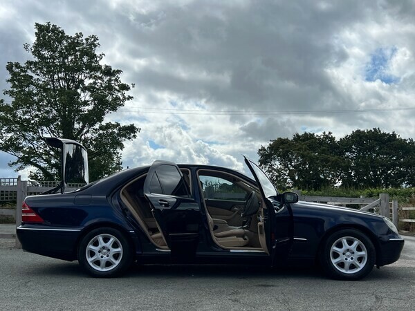Mercedes-Benz 320 Saloon 3.2 2001 Blue #2
