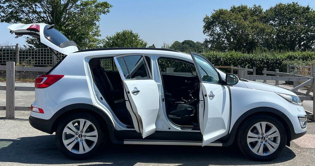 Kia Sportage 1.7 Crdi Ecodynamics 3 SB62BWJ White #2