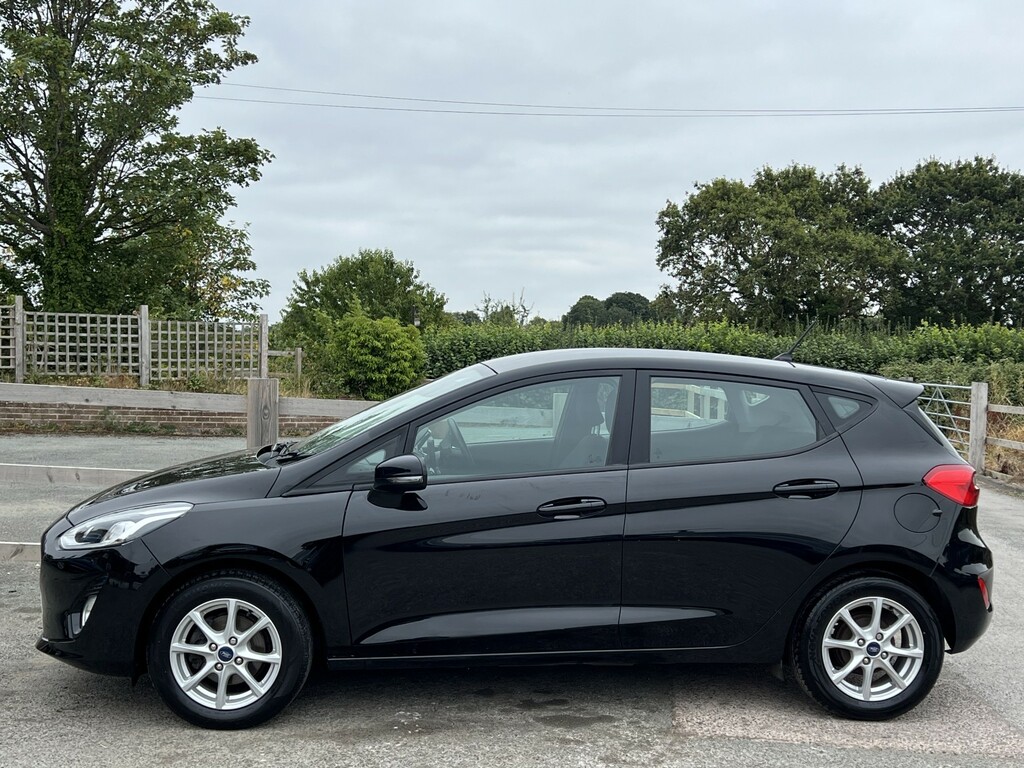 Ford Fiesta Hatchback 1.5 Tdci Zetec 2019 AJ19NNM Black #5