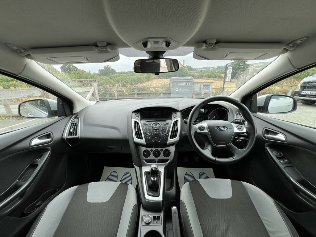 Ford Focus Hatchback 1.0 T Ecoboost Zetec 2013 MM13HZV Silver #2