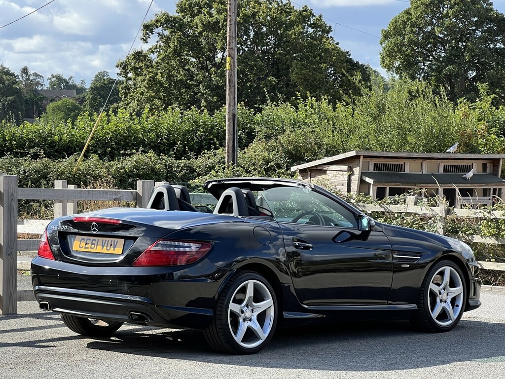 Mercedes-Benz SLK 1.8 Slk200 Blueefficiency Amg Sport Edition 125 Black #4