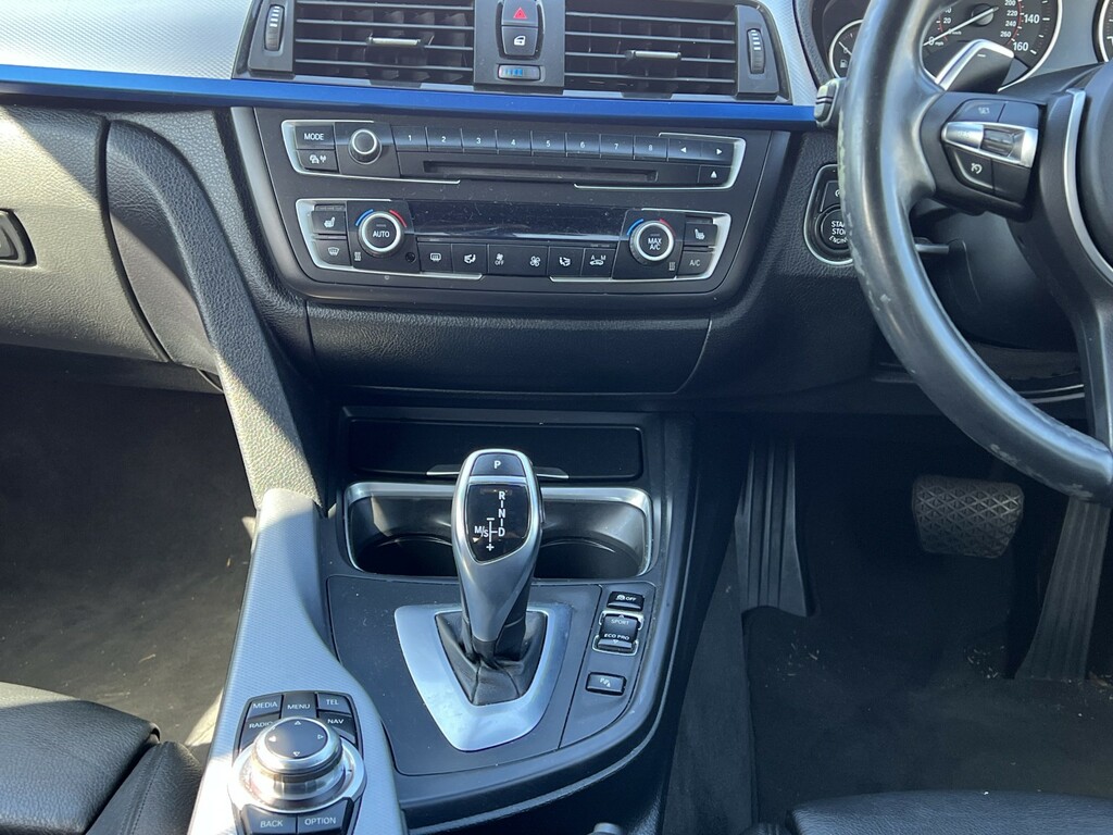 BMW 3 Series 318D M Sport Black #5