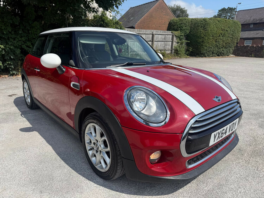 Mini Hatch 1.5 Cooper D Hatchback Red