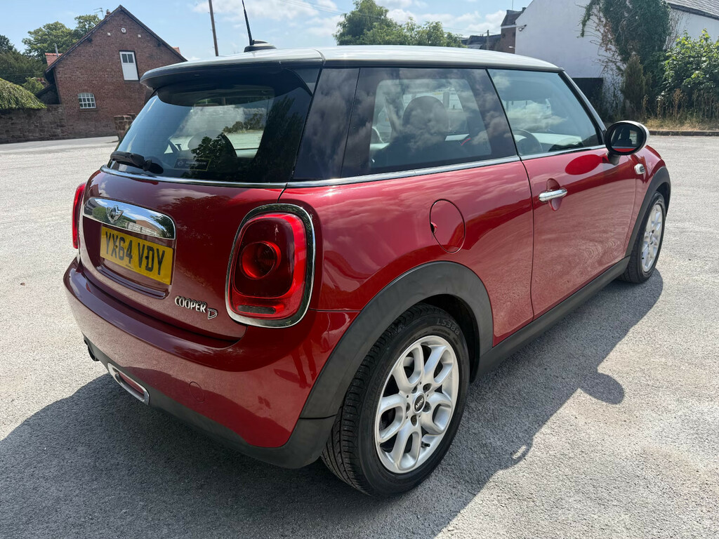 Mini Hatch 1.5 Cooper D Hatchback Red #4