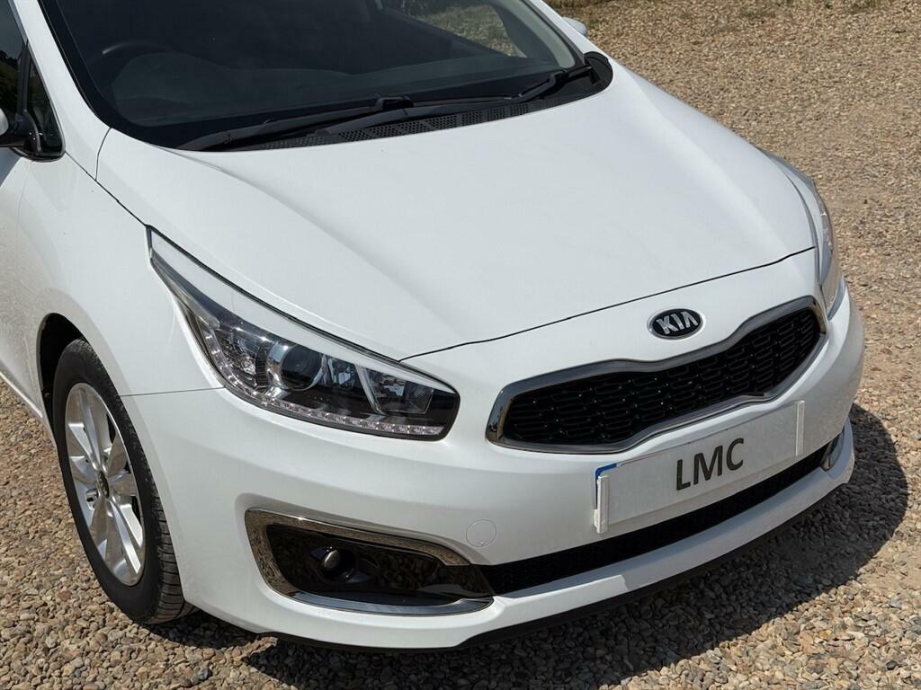 Kia Ceed 1.6 Crdi 2 Sportswagon Dct Euro 6 Ss White #3
