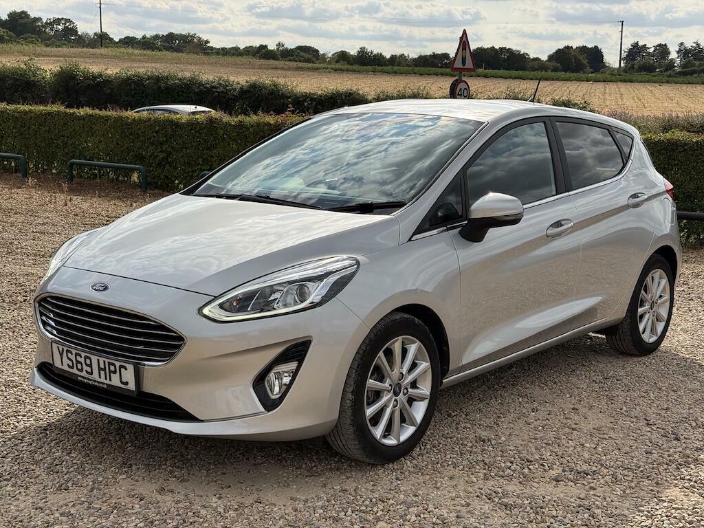 Ford Fiesta Titanium Silver #6