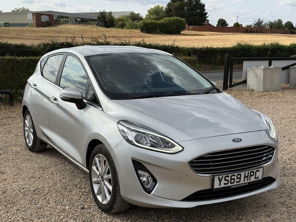 Ford Fiesta Titanium Silver #2