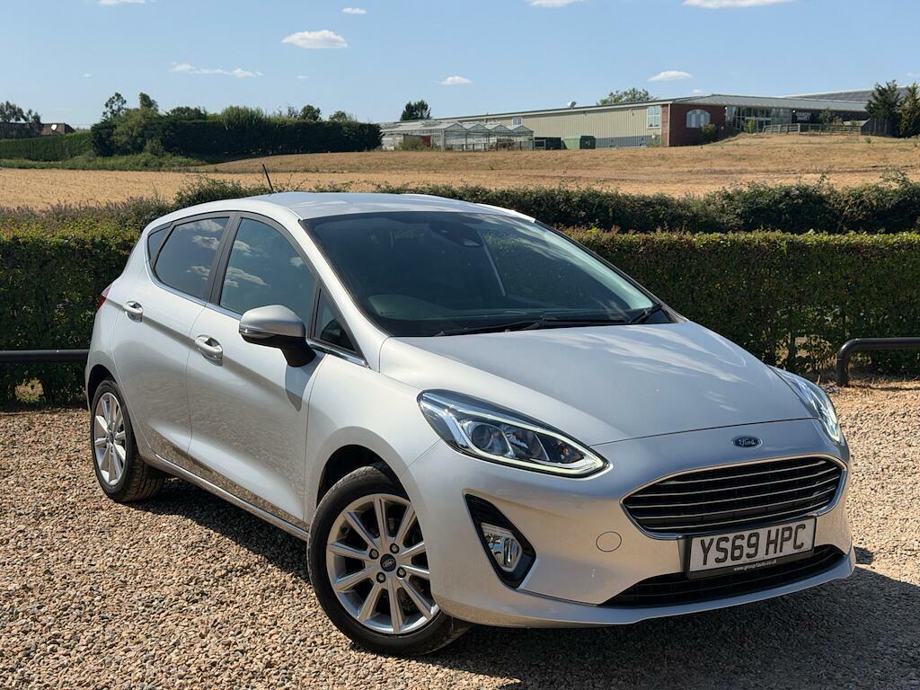 Ford Fiesta Titanium Silver