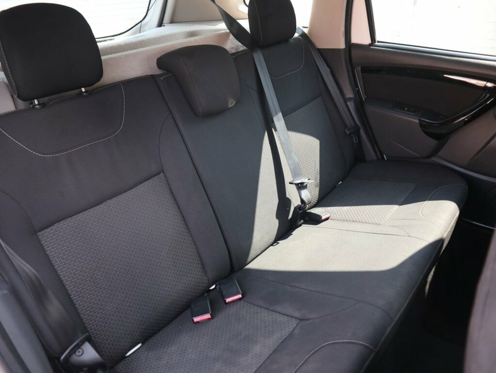 Dacia Duster 1.5L Laureate White #6