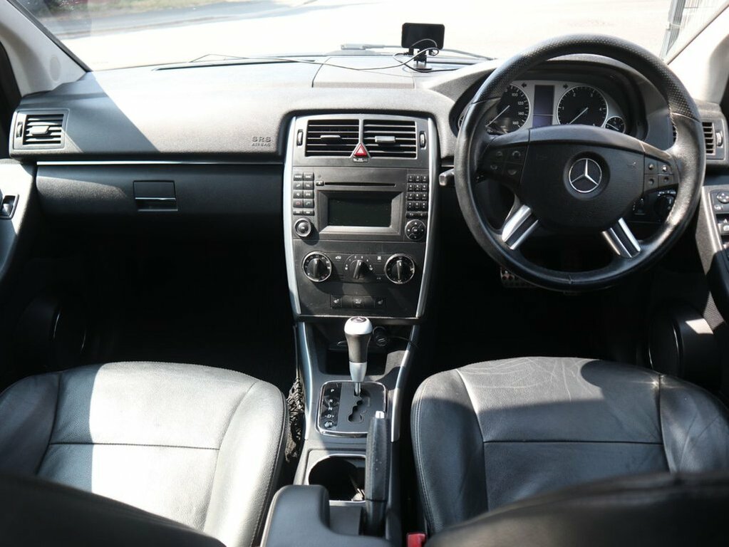 Mercedes-Benz B Class 2L Sport Red #2