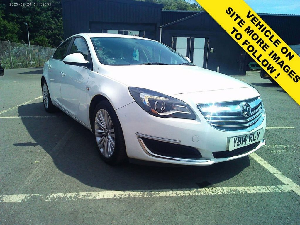 Vauxhall Insignia 2L Energy White