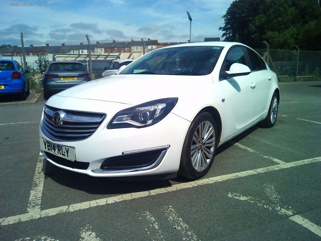 Vauxhall Insignia 2L Energy White #3