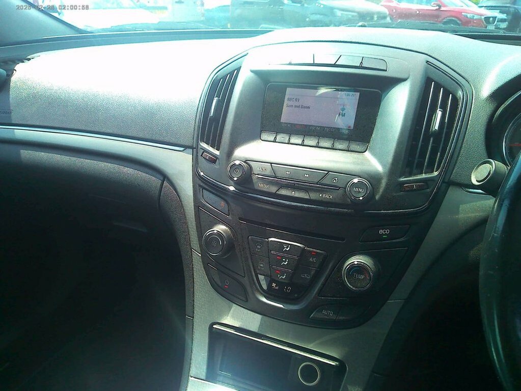 Vauxhall Insignia 2L Energy White #2