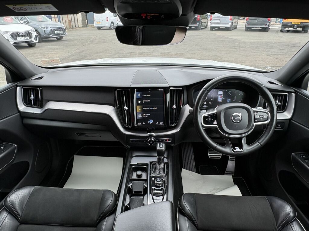 Volvo XC60 R Design White #11