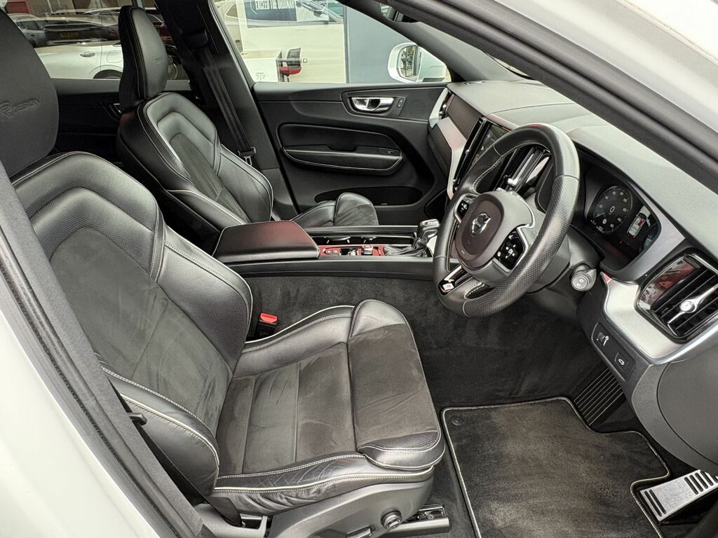 Volvo XC60 R Design White #12