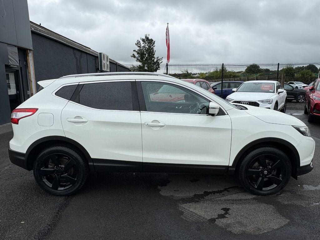 Nissan Qashqai N-connecta White #4