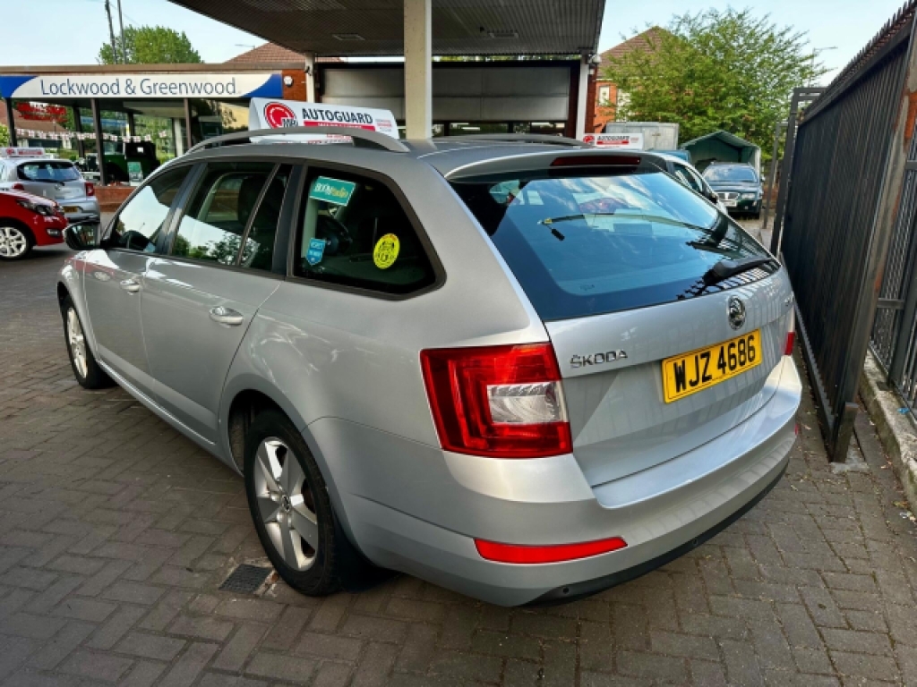 Skoda Octavia 1.6 Tdi Se Silver #2