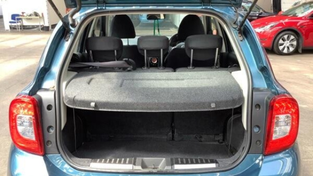 Nissan Micra Hatchback Silver #9