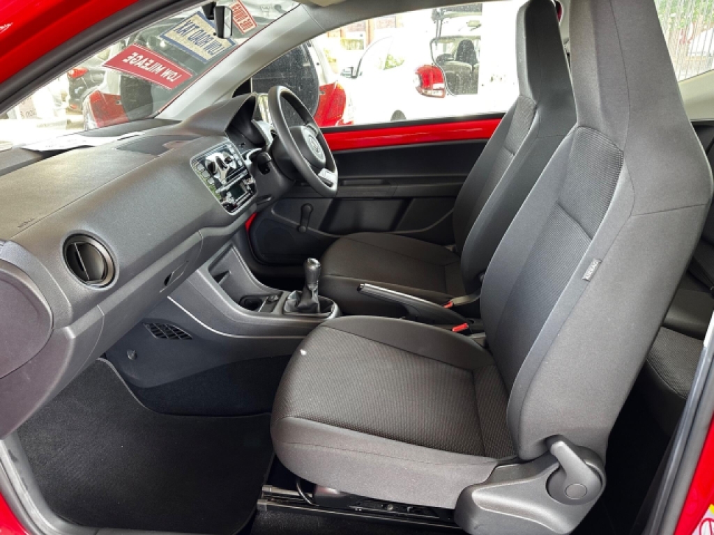 Volkswagen Up 1.0 Take Up Red #5