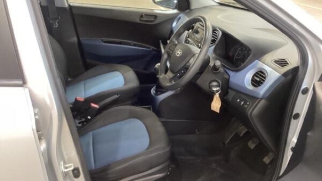 Hyundai I10 1.2 Se Silver #9