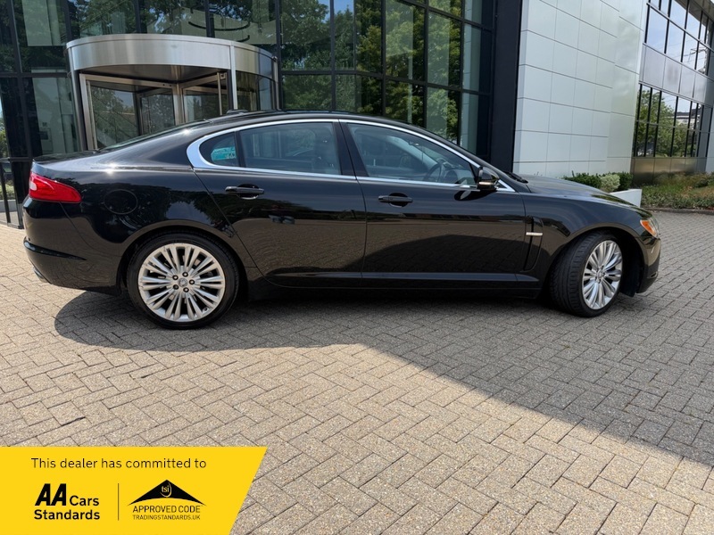 Jaguar XF Saloon 3.0D S V6 Portfolio Euro 5 20106 Silver #9