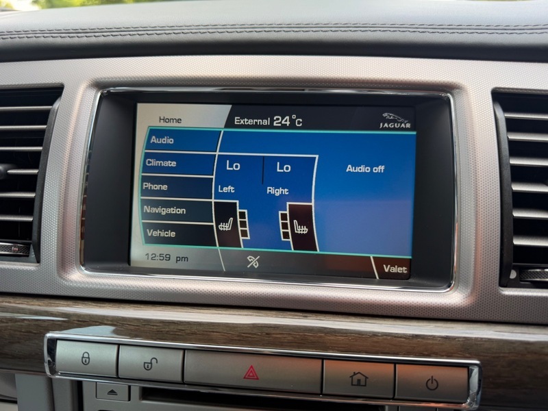 Jaguar XF Saloon 3.0D S V6 Portfolio Euro 5 20106 Silver #38
