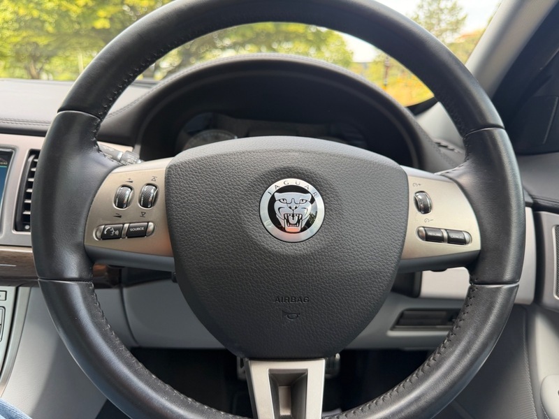 Jaguar XF Saloon 3.0D S V6 Portfolio Euro 5 20106 Silver #39