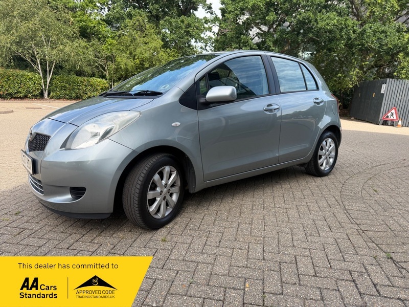 Toyota Yaris 1.3 Vvt-i Zinc Hatchback Silver #3
