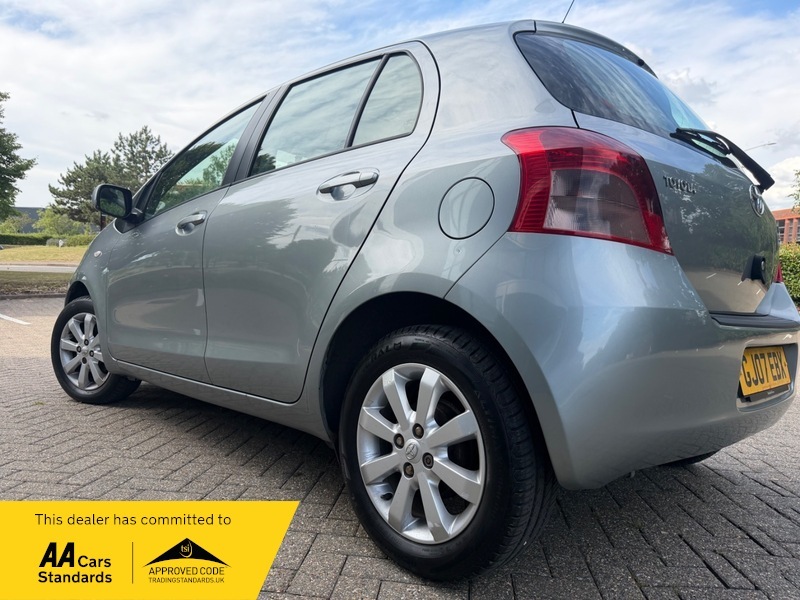 Toyota Yaris 1.3 Vvt-i Zinc Hatchback Silver #6