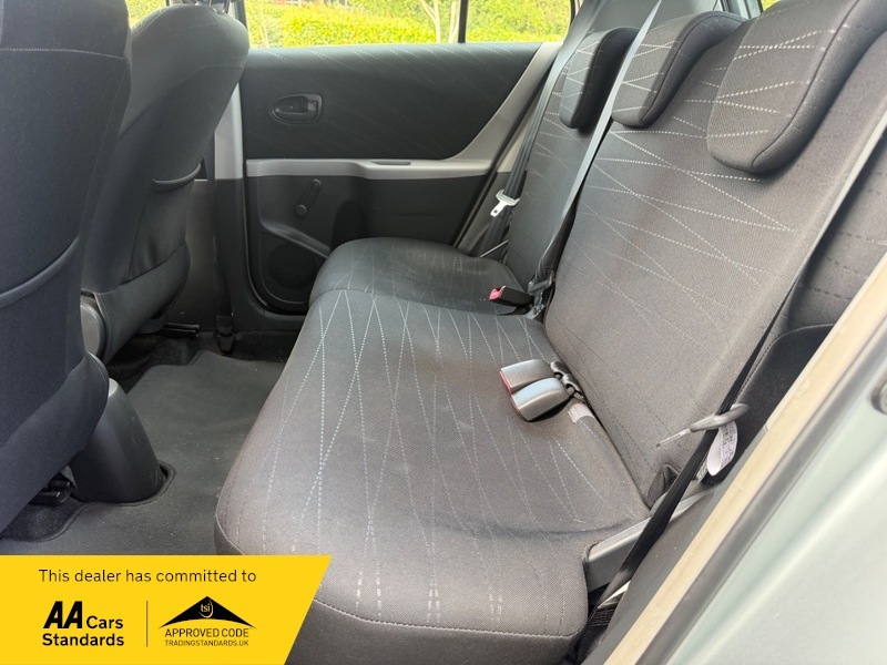 Toyota Yaris 1.3 Vvt-i Zinc Black #20