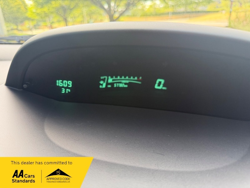 Toyota Yaris 1.3 Vvt-i Zinc Black #31