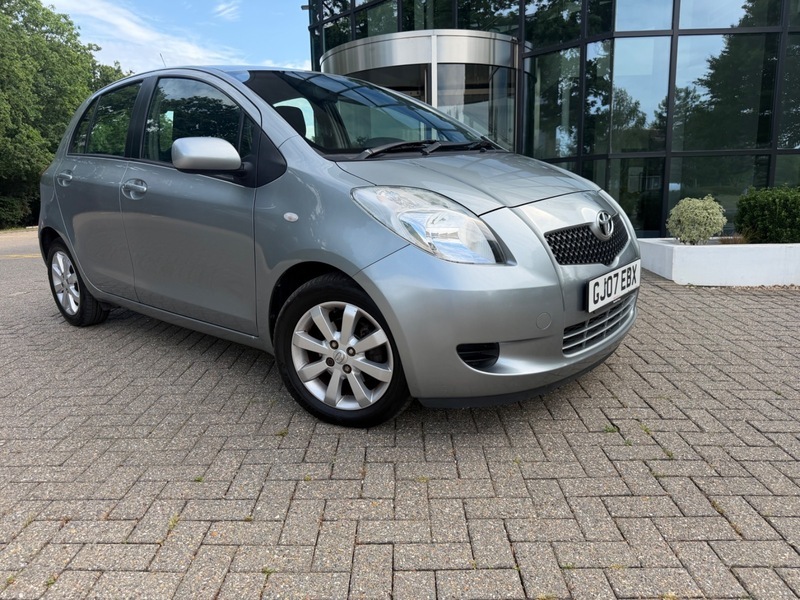 Toyota Yaris 1.3 Vvt-i Zinc Black #13