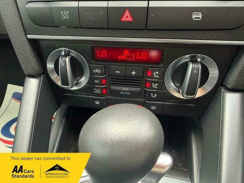 Audi A3 Hatchback 1.6 Technik Sportback Euro 4 20090 Blue #40
