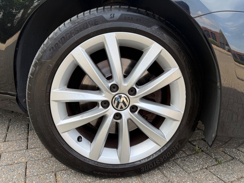 Volkswagen Passat Executive Tdi Bluemotion Technology 4-Door Blue #15