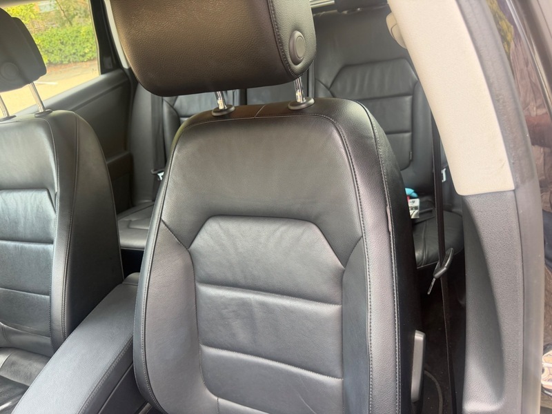 Volkswagen Passat Executive Tdi Bluemotion Technology 4-Door Blue #30