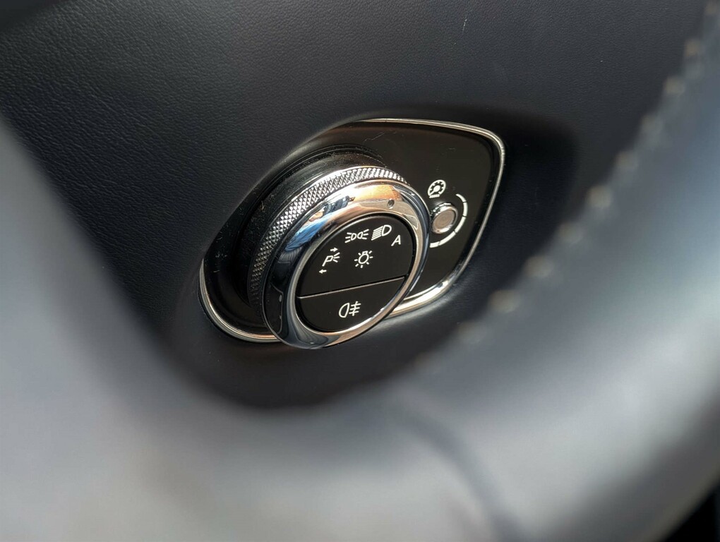 Aston Martin DB11 4.0 V8 Volante Euro 6 2-Door  #37